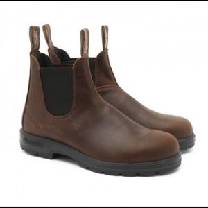 Women’s 9.5 Blundstones